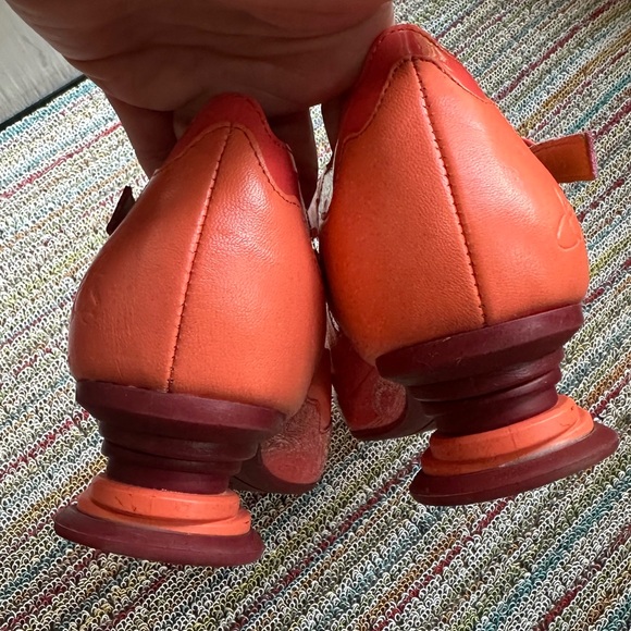 Fluevog EXCELLENT Fairway Trivialis pink/coral wavy patent leather Mary Jane - 8 - Picture 7 of 16